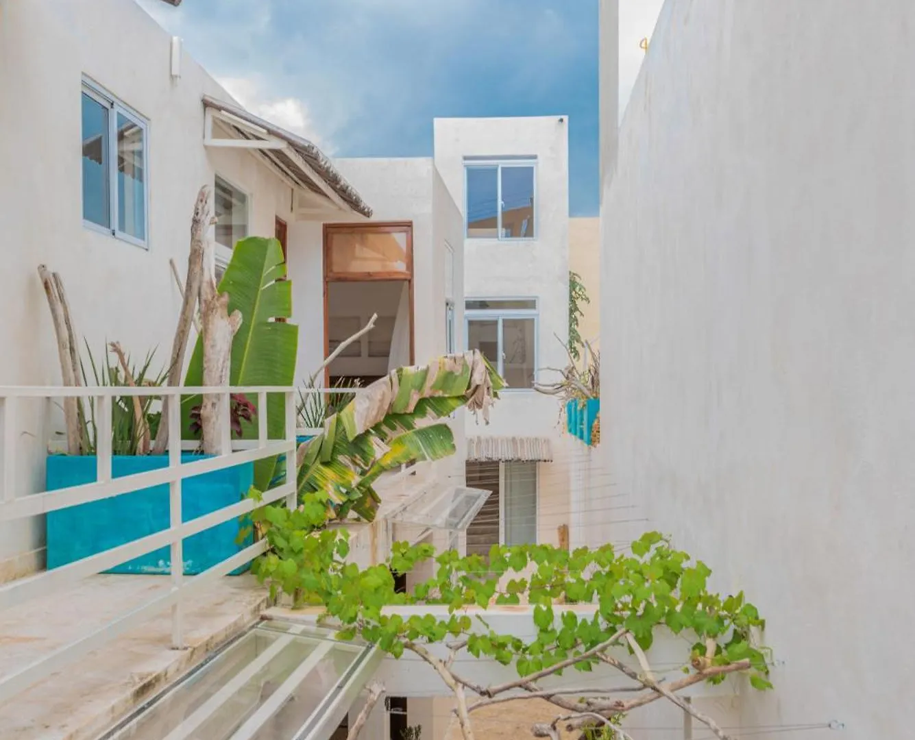 3 Studios At Casa Areito location